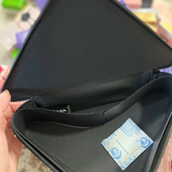 Prada beauty triangle cosmetic bag and High end mystery mini box - Picture 5 of 6